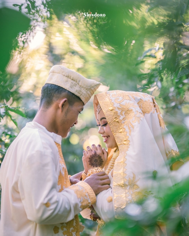 THE WEDDING OF
@SHINTYA436 & @YUSUFNUR.A

18 07 2021

MUA
@SUCIRAMAYANTIMAKEUPARTIS
HENNAART
@LILISS_HENNAART_KAYUARO

PHOTOPROJECT
@SHINDOROGROUP

TEAM
@FATHURRAHMAN_MAMANFR
@RANDAMOTRET_
@sonilorenzo007
@alam_sy66

More 